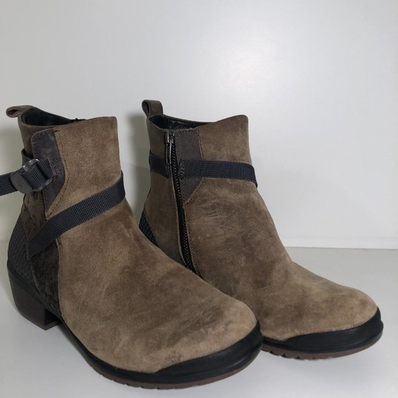 Keens Size 7 suede brown winter boots - Keens - Picture 10 of 12